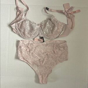 Victoria's Secret Pink Lace Bra and Panty Set
NWT
got in 2014 and never wore